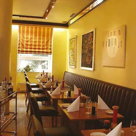 Hotel Radisson Center 3*