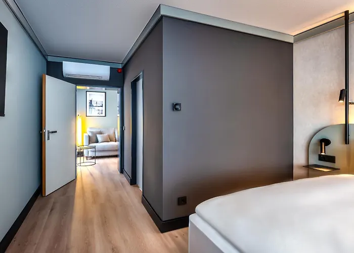 Radisson Center 3*