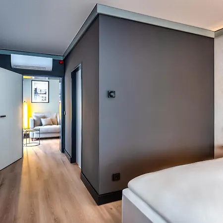 Radisson Center 3*