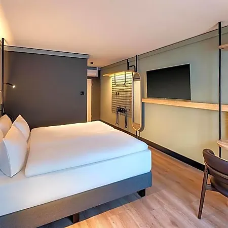 Radisson Center 3*