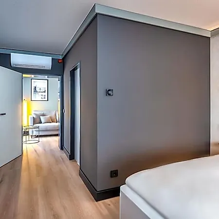 Radisson Center 3*