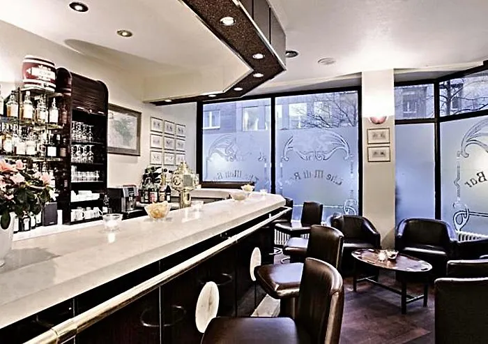 Radisson Center מלון 3*