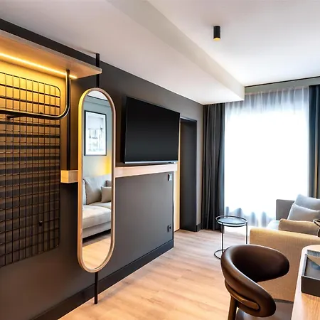 Radisson Center 3*