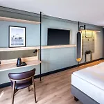 Hotel Radisson Center 3*