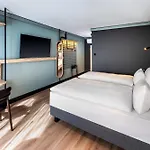Radisson Center 3*